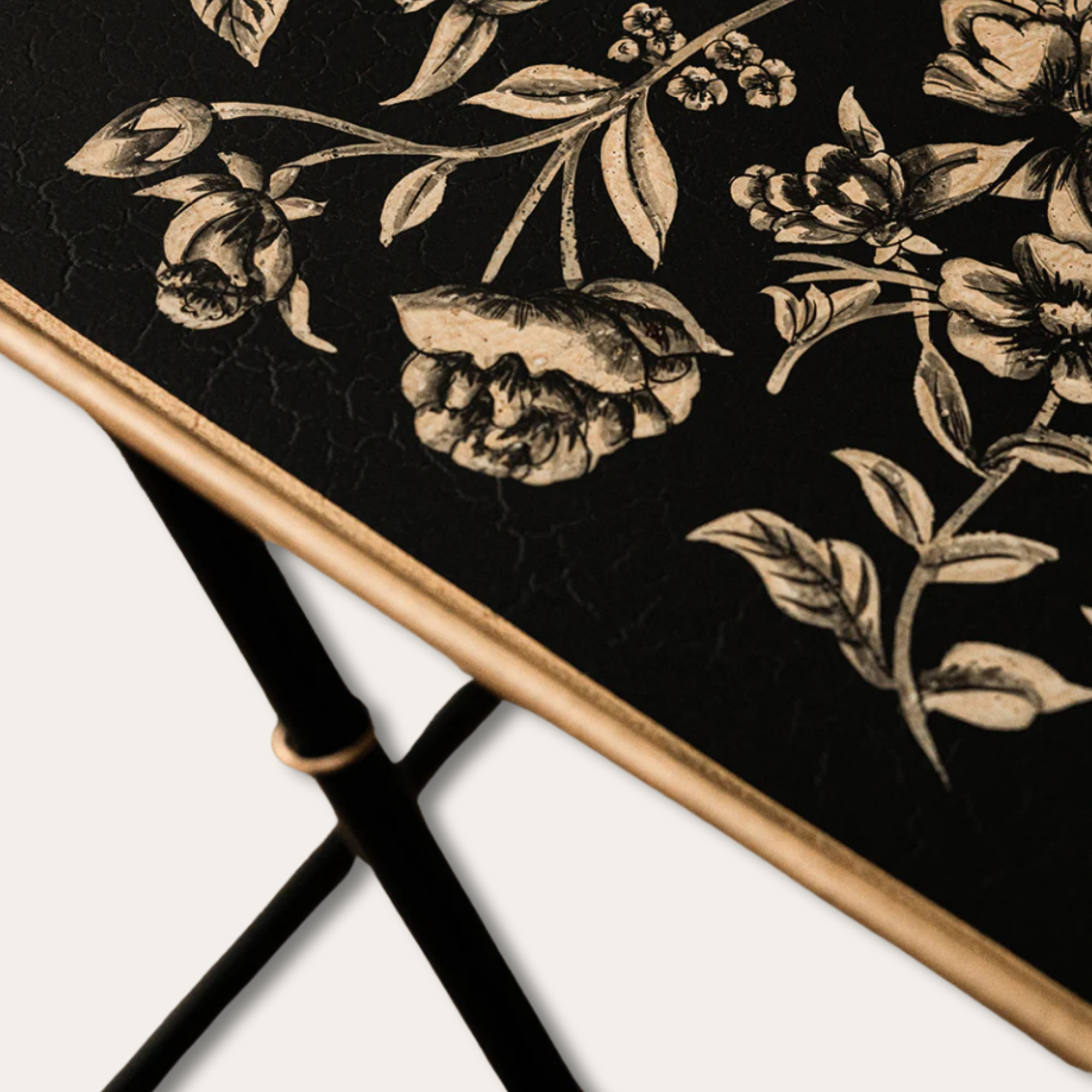 Noir Oro Standing Tray